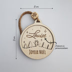 Dimensions de la boule de Noël en bois : 8 × 9 cm, prénom à personnaliser