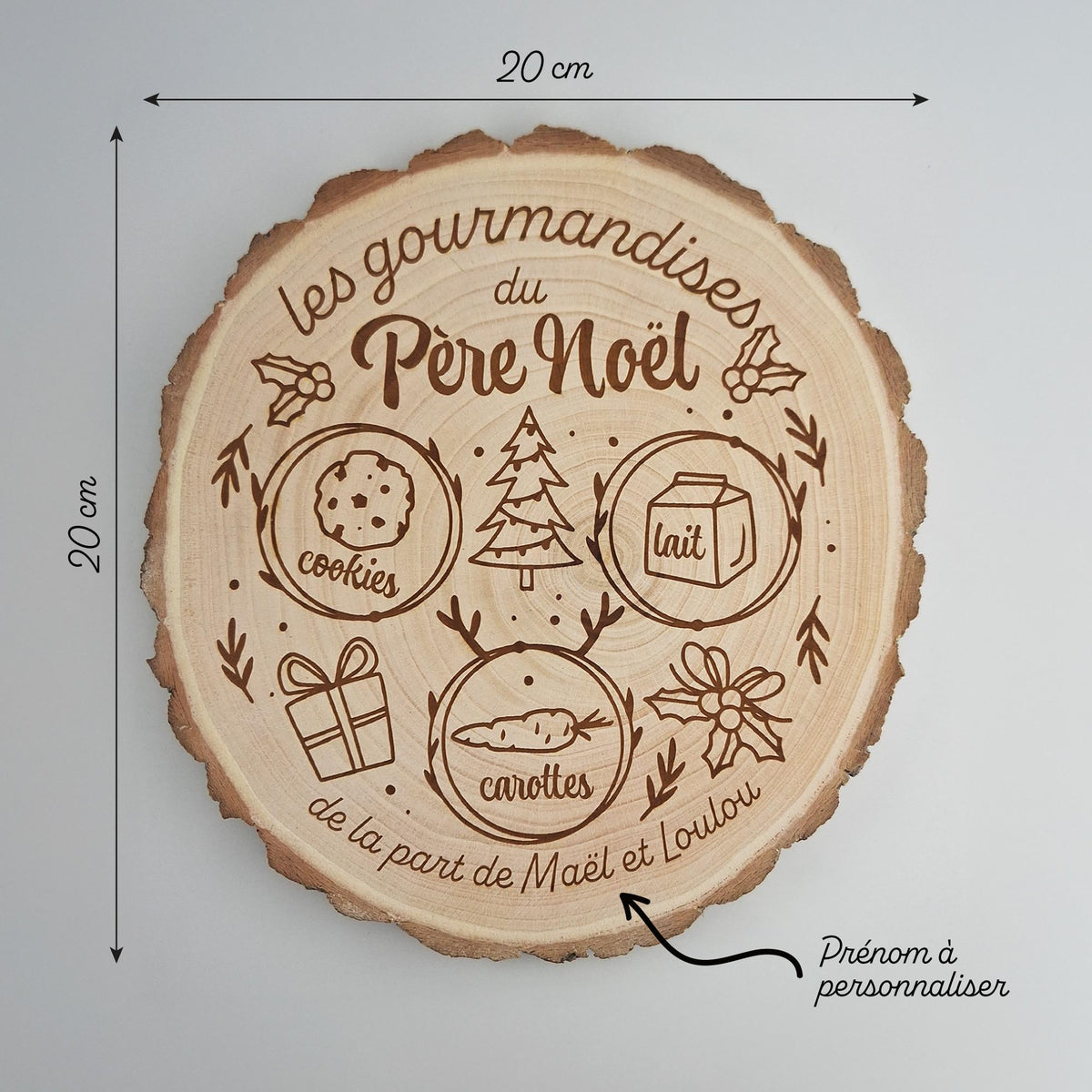 Plateau du Père Noël en rondin de bois gravé, dimensions 20 × 20 cm