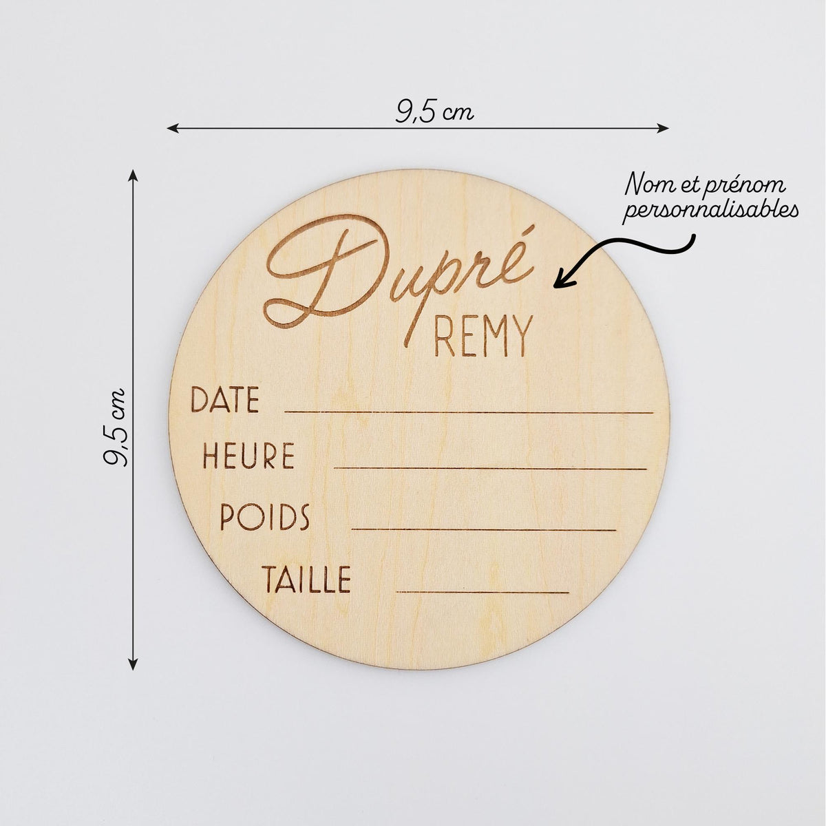 Dimensions de la carte de naissance ronde : 9,5 cm, nom et prénom personnalisables