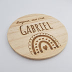 Gros plan sur la gravure de la carte de naissance Gabriel